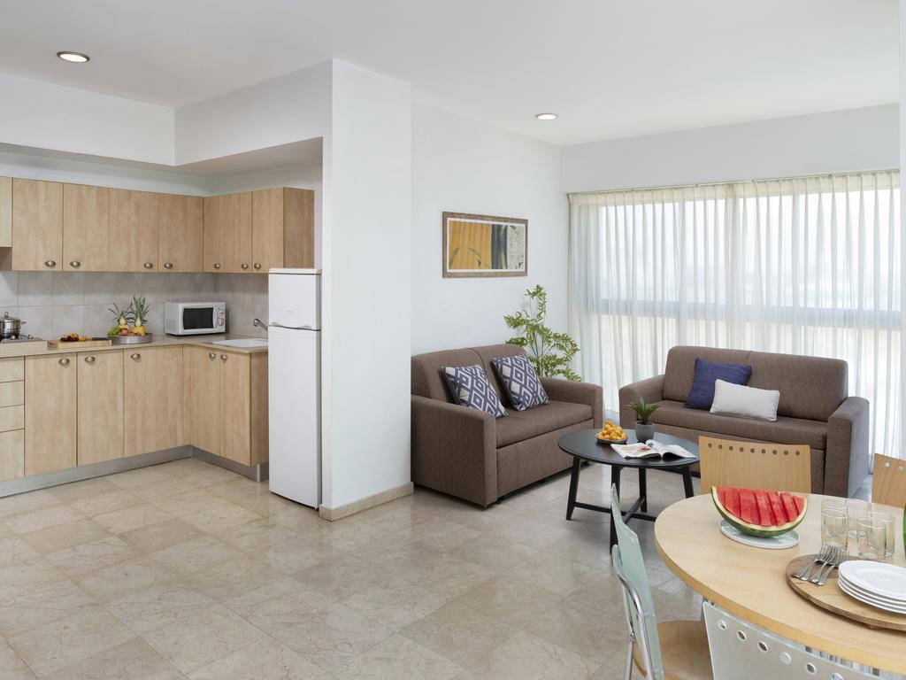 Aparthotel Okeanos On The Beach Herzelia Rom bilde