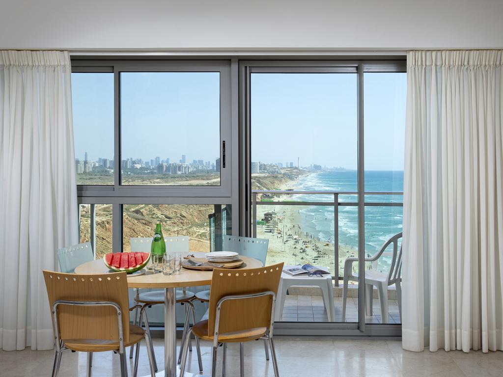 Aparthotel Okeanos On The Beach Herzelia Rom bilde